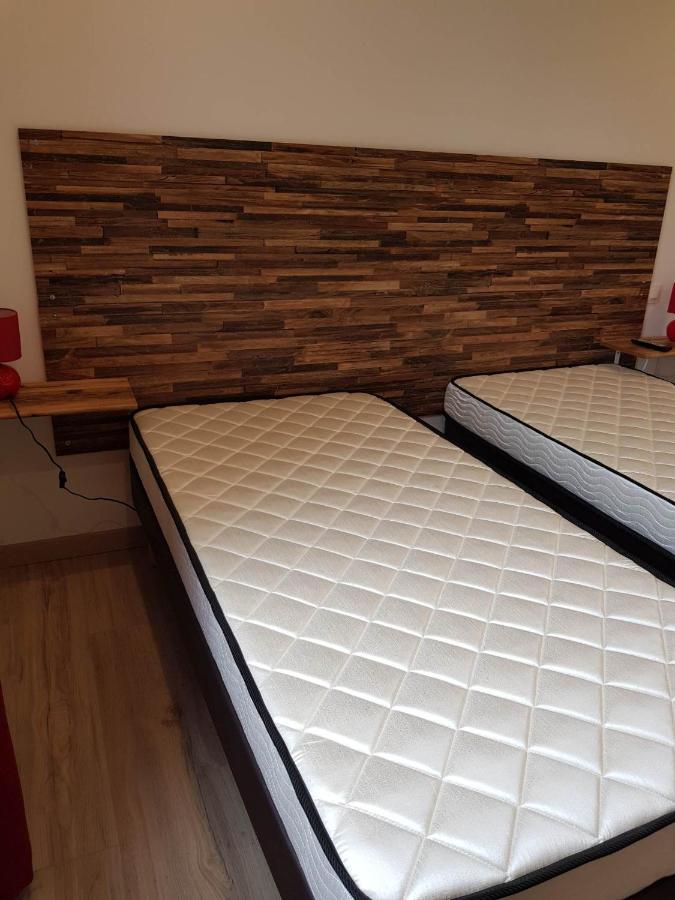05 - Tres Joli 3 Pieces Neuf 2 Chambres, Logement Tout Equipe Pour 1 A 4 Personnes Maximum, Vue Sur Jardin Avec Parking Privatif, Grand Fourgon Possible, Tout Le Linge De Maison Est Fourni Annesse-et-Beaulieu Eksteriør billede